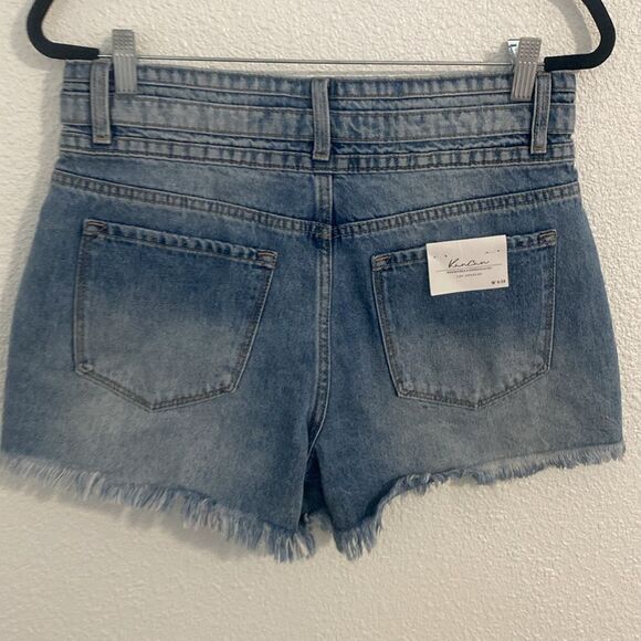 NWT- KanCan- high rise medium wash denim jean shorts- size 9/28 - Picture 8 of 10